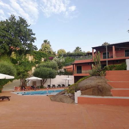 Residenza Mediterranea Дзамброне Екстериор снимка