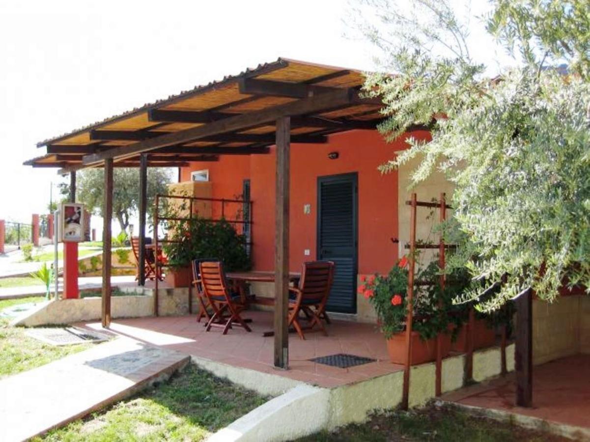 Residenza Mediterranea Дзамброне Екстериор снимка