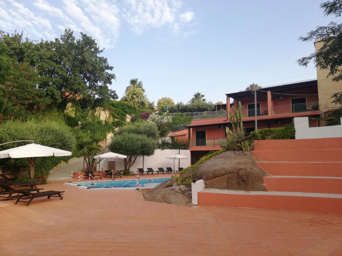 Residenza Mediterranea Дзамброне Екстериор снимка