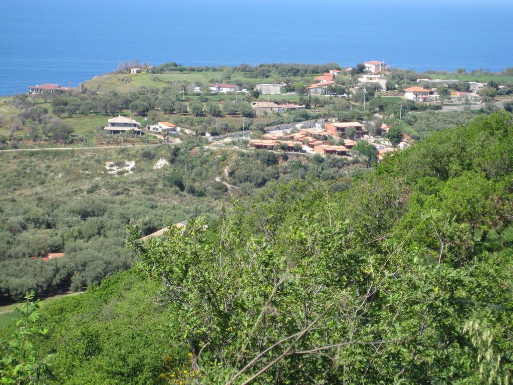 Residenza Mediterranea Дзамброне Екстериор снимка