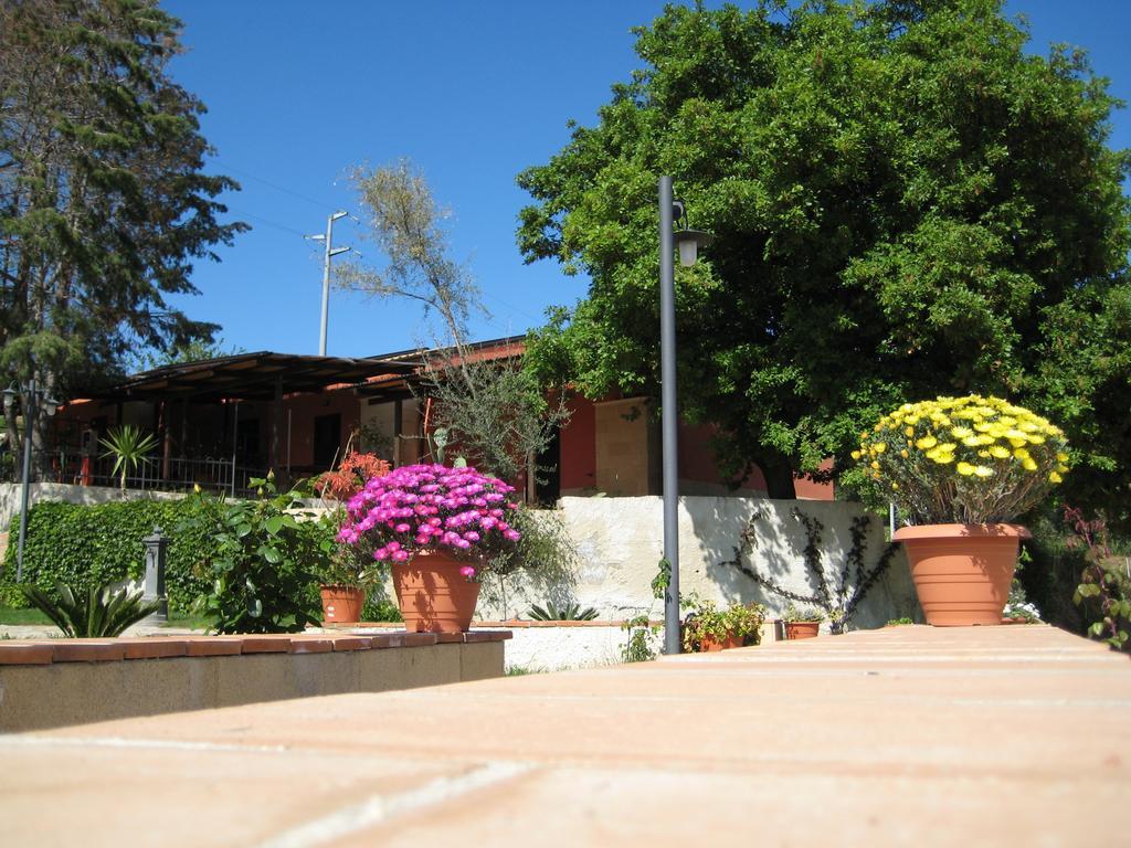 Residenza Mediterranea Дзамброне Екстериор снимка