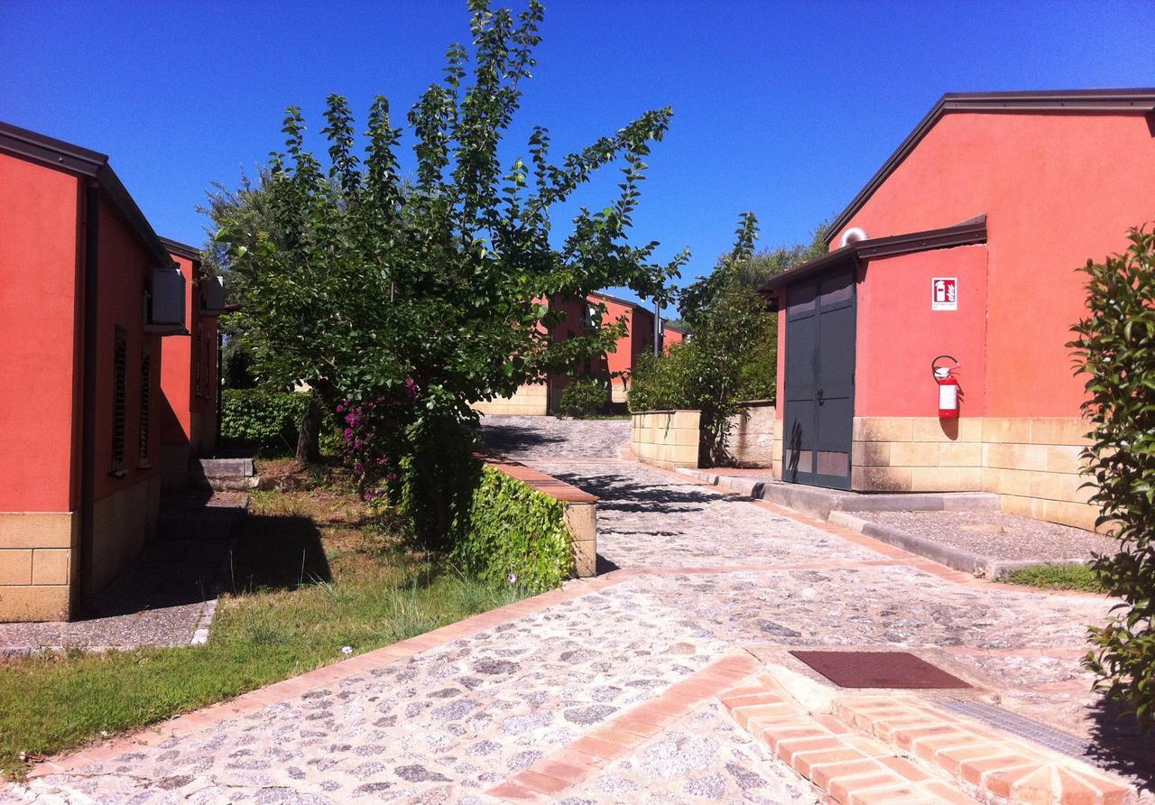 Residenza Mediterranea Дзамброне Екстериор снимка