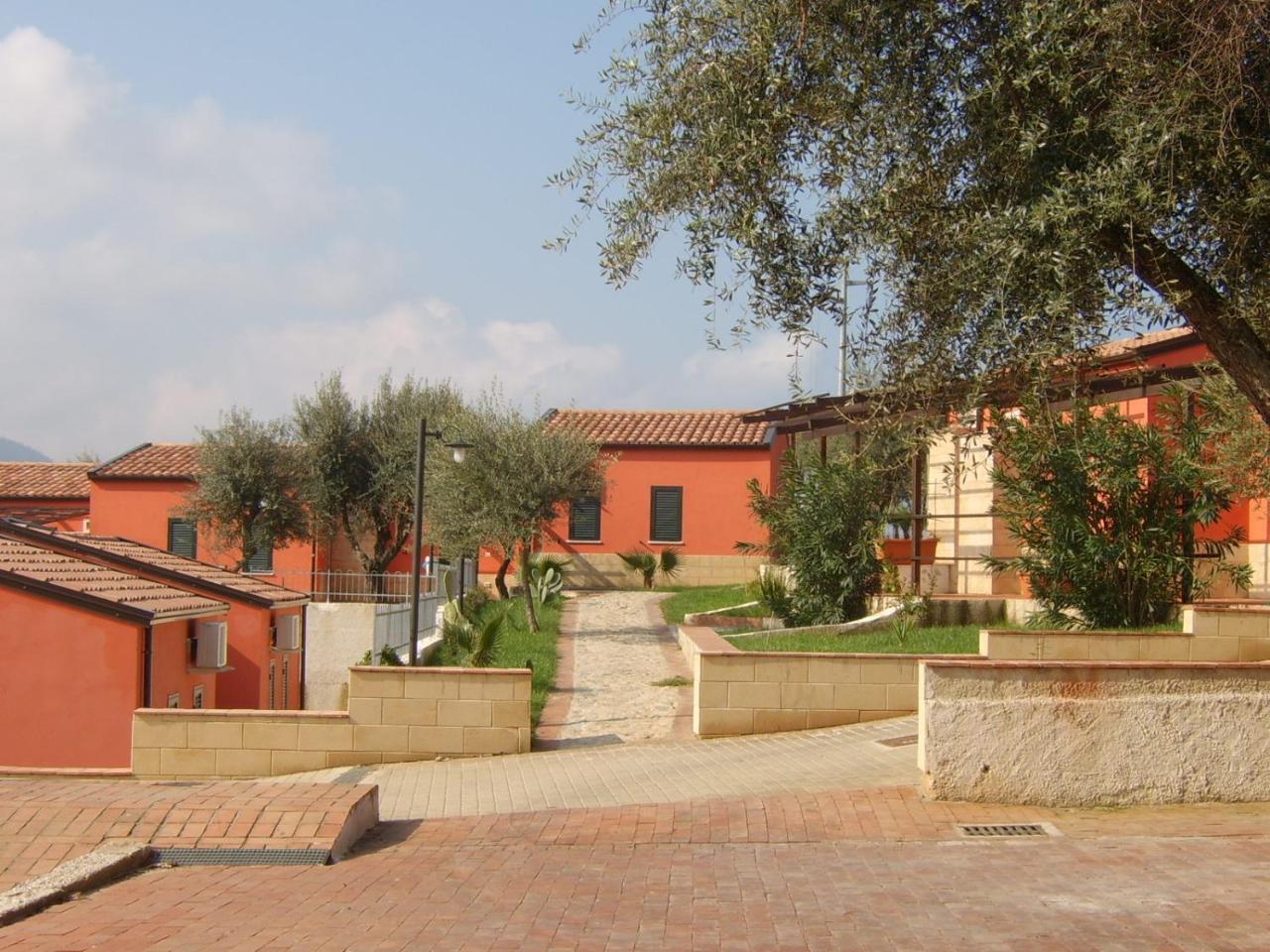 Residenza Mediterranea Дзамброне Екстериор снимка