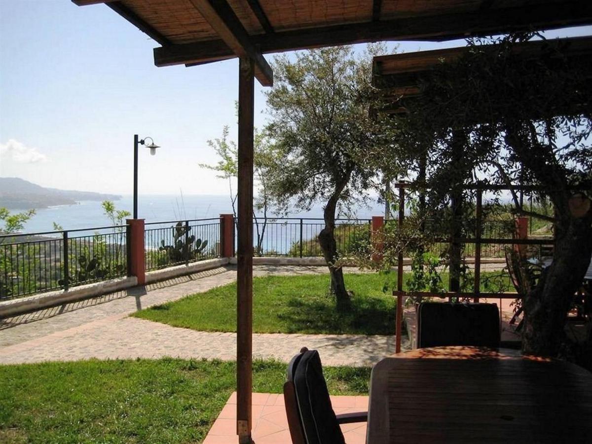Residenza Mediterranea Дзамброне Екстериор снимка
