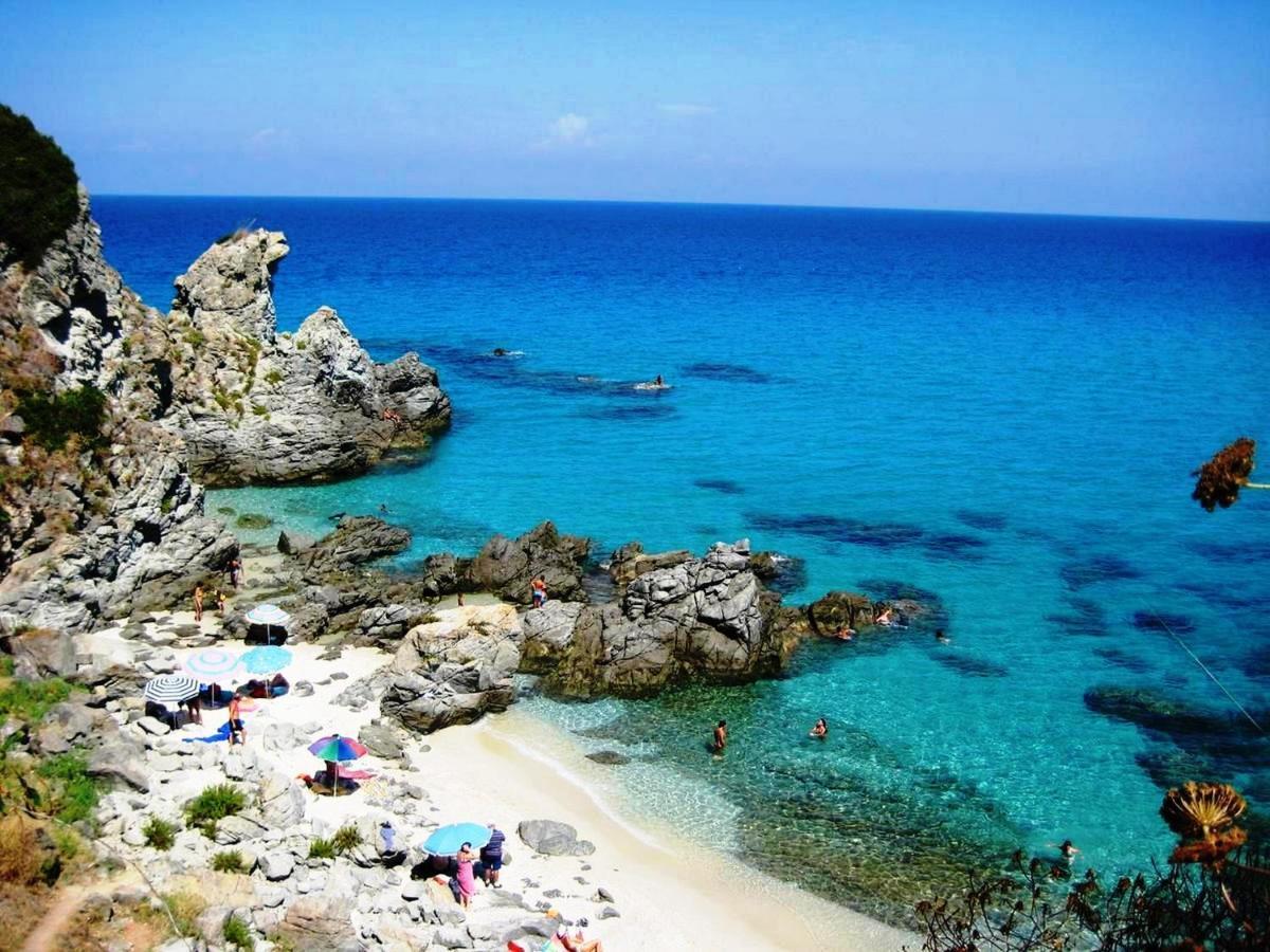 Residenza Mediterranea Дзамброне Екстериор снимка