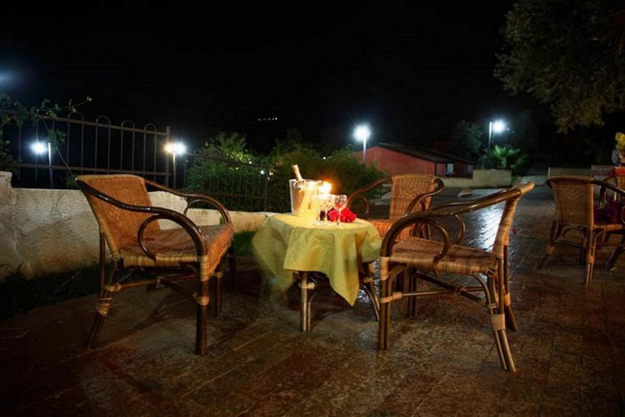 Residenza Mediterranea Дзамброне Екстериор снимка